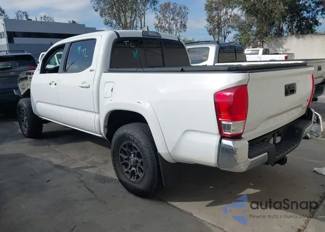 2017 Toyota Tacoma Sr5 V6 z USA, uszkodzony, nr VIN 3TMAZ5CN3HM051502